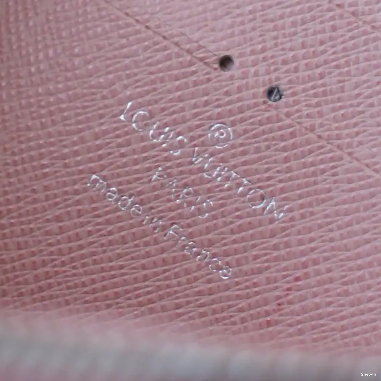 Bags 204B570014 LV 0822